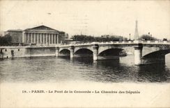 Paris CPA the bridge of the Harmony the House of Commons (Eiffel Tower)