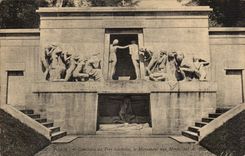 Paris CPA Cemetery of the Lachaise Father the war memorial