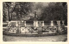 Fontainebleau - the Castle - Fonatine of Diane - CPA