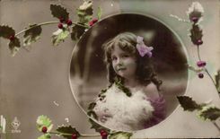 Fantasy - Child - Darling little girl with sprig off holly - CPA