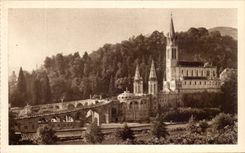 Lourdes - the Basilica Seen side - CPA