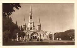 Lourdes - the Basilica - the Square - CPA