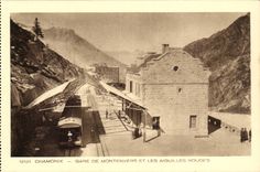 CPA Chamonix Gar de Montenvers et les aiguilles rouges