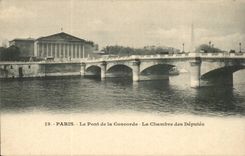 Paris CPA the bridge of the Harmony the House of Commons (Eiffel Tower)