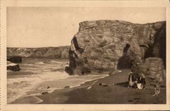 Quiberon CPA Arch and beach of White Port