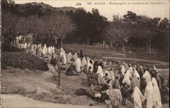 CPA maurisches Algiers Algerien das zum Kirchhof geht