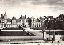 Fontaineableau MODERN CARD the palate Court of the white horse or the good-byes