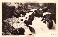 Fountain of Vaucluse CPA large cascades