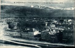 Ansicht Grenoble-CPA und Berg von Taillefer