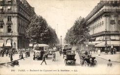 Paris CPA Boulevard des Capucins vers la Madeleine