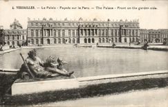 CPA Versailles the palate Frontage on the park