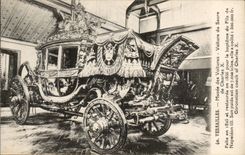 CPA Versailles Museum of the Voiure cars of the sacring of Charles X