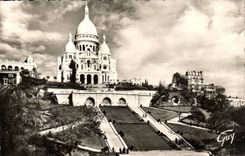 Paris CPM Basilique du Sacre Coeur et colline de Montmartre