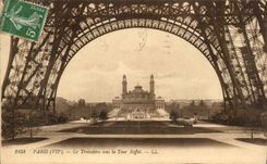 Paris - 7 - Trocadero under the Tower Eiffel - Eiffel Tower - CPA
