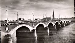 Bordeaux - the Bridge of Pierre and the Tower Saint Michel - CPA