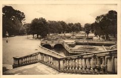 Nimes - weiches Frankreich - Garten des Brunnens - Gesamtabbildung der romischen Bader - CPA