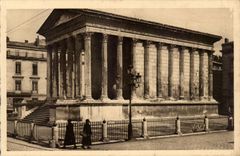 Nimes - Maison Carree - CPA