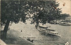 Paris - Vue sur la Seine et station d'Iena - bateau - boat - CPA 
