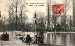 Paris CPA Wood of Vincennes the lake and the Frontier runner