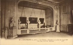 Chambord CPA Le chateau Chambre a coucher de Louis XIV