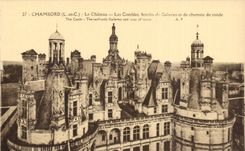 Chambord CPA Le chateau Les combles de galeries et de chemins de ronde