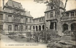 Paris CPA Musee Carnavelet Cour des drapiers