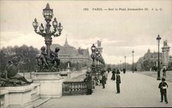 Paris CPA On the bridge Alexandre III