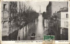 Paris Floods - January 1910 - boat - boat Eiffel Tower - Eiffel Tower - Paris flooded - CPA