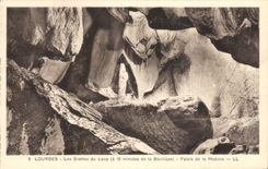 Lourdes - Caves of the Wolf - Palate of Madonna CPA