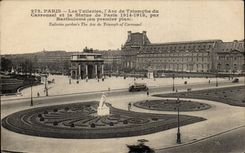 Paris CPA Les Tuileries Arc de triomphe du Carrousel et la statue de paris 