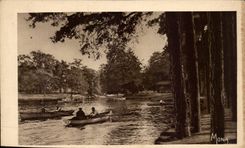 Paris CPA Une partie de canot au Bois de Boulogne 