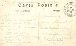 Paris CPA Cour du Carrousel et monument Gambetta