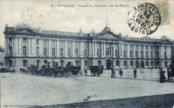 CPA Toulouse Facade du Capitole vue de profil