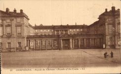CPA Compiegne Frontage of the castle
