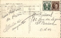 Paris MODERN CARD the palate of Chaillot seen under the Eiffel Tower