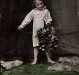 Fantasy - Child - Child with huge bouquet - CPA