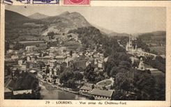 CPA Lourdes Seen from of the strong castle