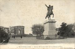 Montpellier CPA Statue de Louis XIV et le chateau d'eau