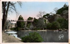 MODERN CARD Paris Gardens of the Chaumont Hillocks