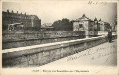 Paris CPA Entrance of Invalides on the esplanade