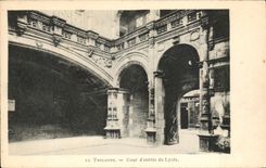 CPA Toulouse Cour d'entree du lycee