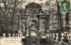 Paris CPA the Medicis fountain