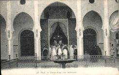 CPA Marokko Fez fuhr von einem Innengericht ab