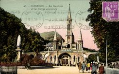 CPA Lourdes the basilica and the virgin couronnee