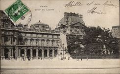 Paris CPA Cour du Louvre