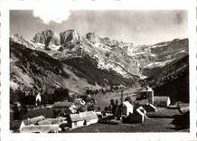 CPSM Gavarnie the village and at the bottom solid mass of MArbore