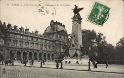 Paris CPA Cour du Louvre Monument de Gambetta