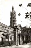 CPA Toulouse Clocher de la basilique Saint SErnin et porte Miegeville 