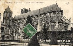 CPA Bourges Seen from of the garden of the town hall