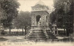 Paris CPA Fontaine des Innocents